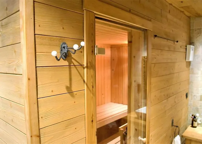 Chalet Lujoso Refugio Tradicional De Montana